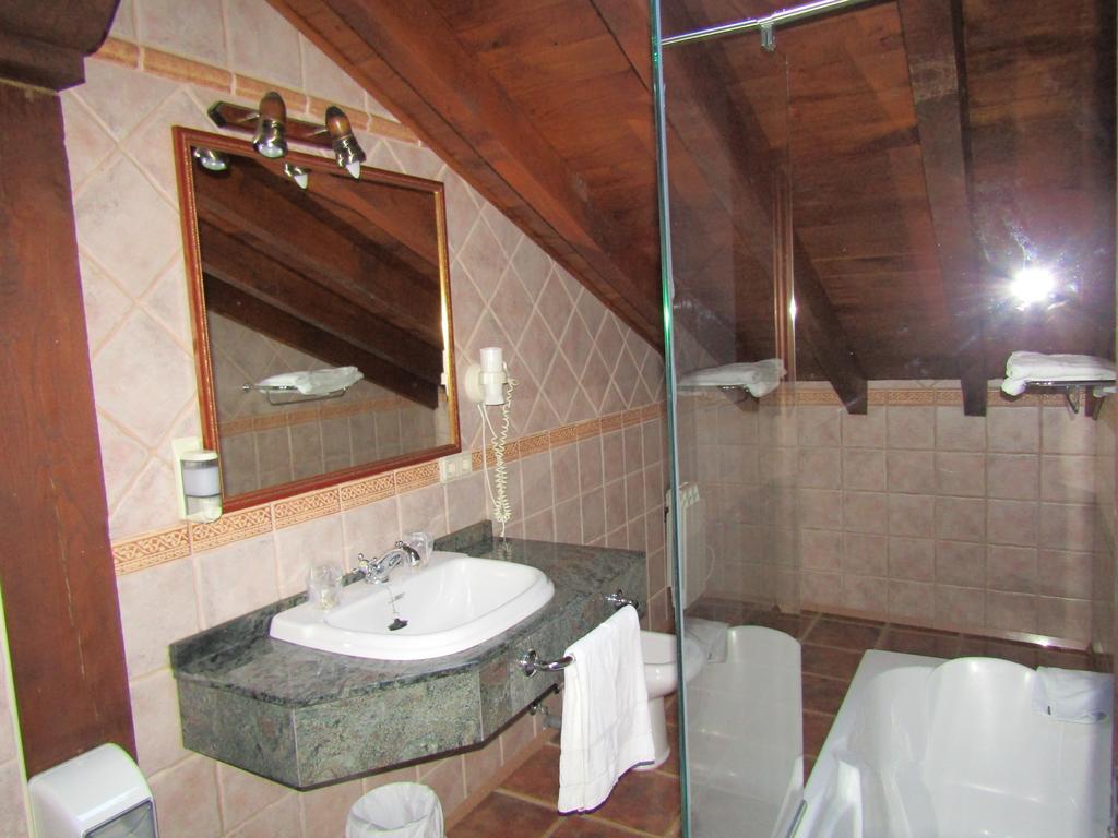 Posada La Venta De Quijas Bagian luar foto