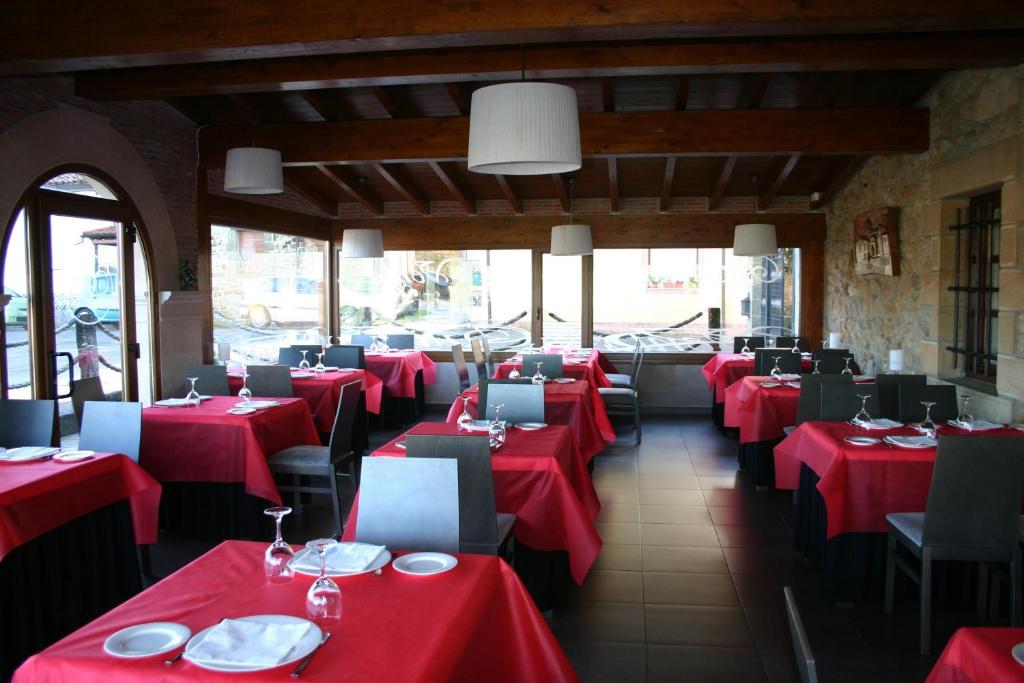 Posada La Venta De Quijas Bagian luar foto